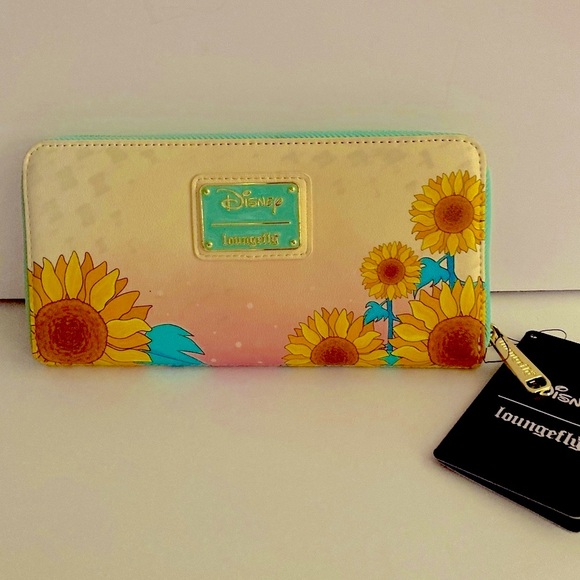 Loungefly Pocahontas Disney Princess Sunflower Women's Zip Around Wallet NWT - Picture 2 of 14